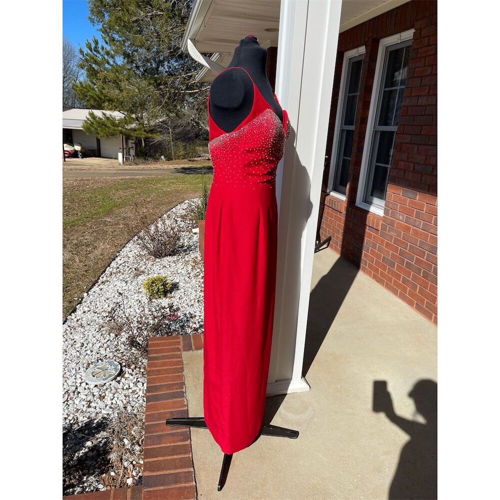 Cire Women's Size 10 Red Beaded V-Neck Long Evening Gown, wedding, prom, formal - Picture 9 of 16
